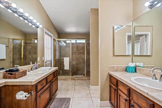 Building Photo - 41740 Jamaica Sands Dr