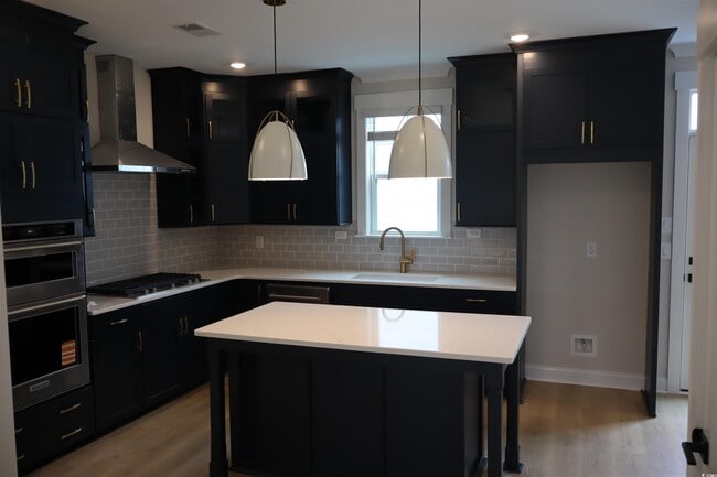 Building Photo - 8459 Waltzing Waves Ct