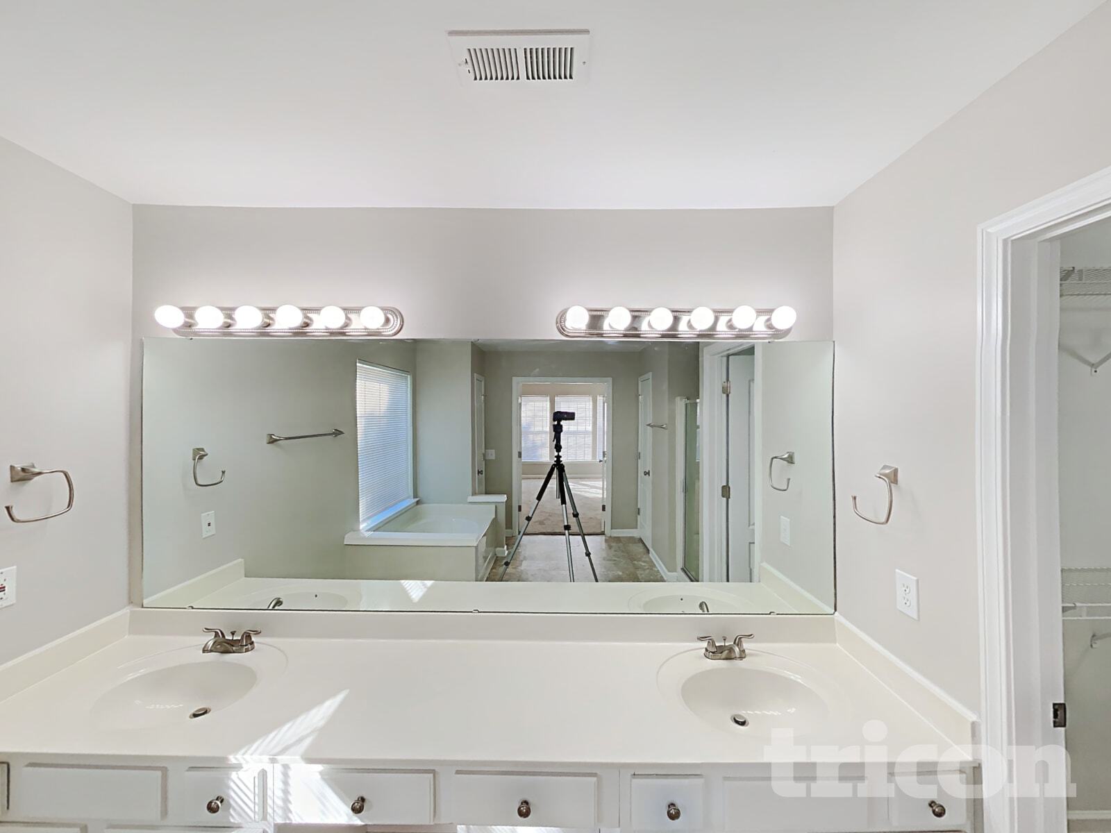 Building Photo - 3850 Windstream Way