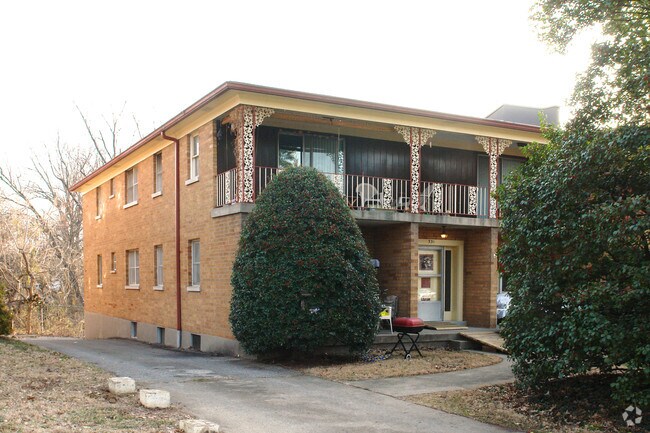 Building Photo - 327-331 Idlewylde Dr