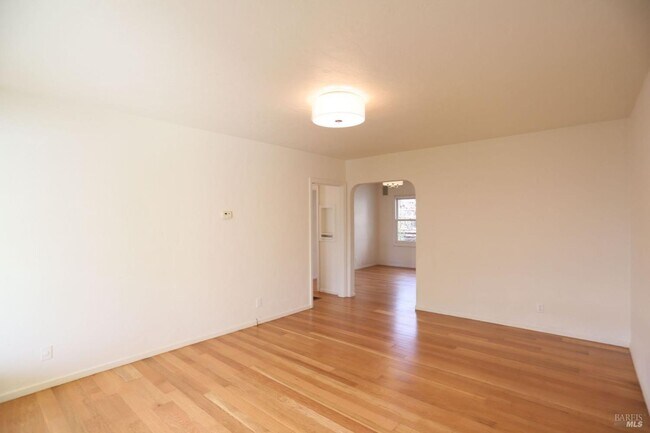 Building Photo - 11 Alta Vista Ave