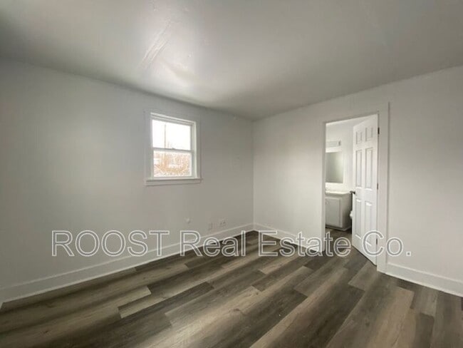 Building Photo - 124 S Chillicothe St