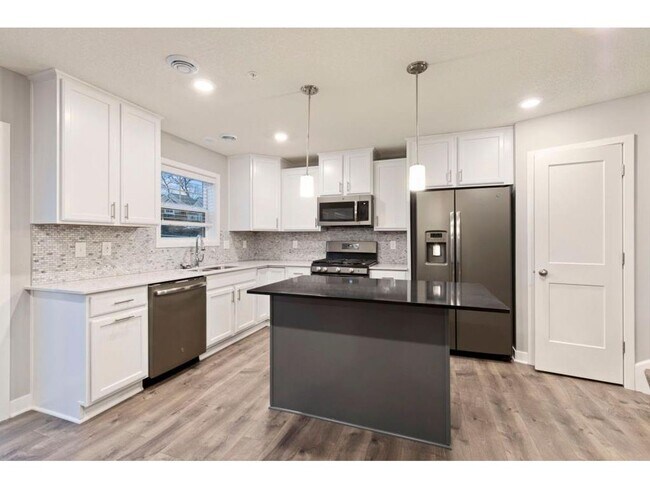 Building Photo - 13946 Lupine Trail NE