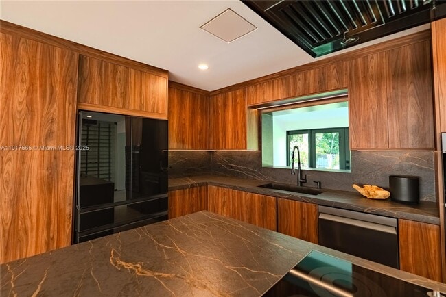 Building Photo - 3711 Battersea Rd