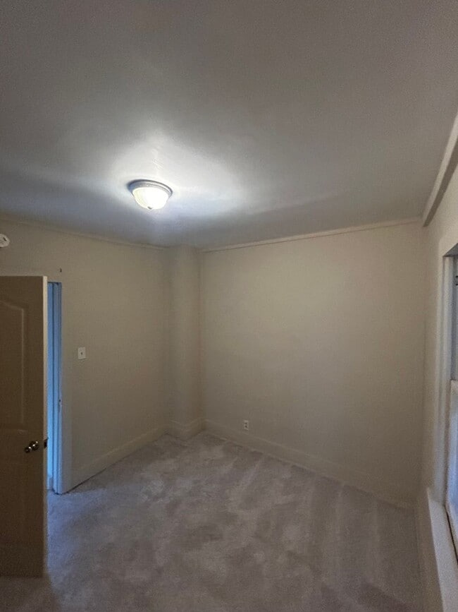 Building Photo - Cozy 2 Bed 1 Bath home