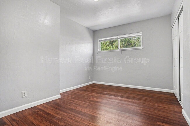 Building Photo - 14772 Midland Rd
