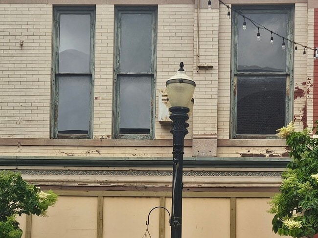 Building Photo - 59 S Grove Ave