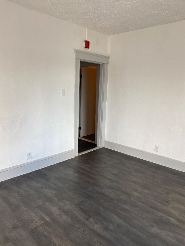 Building Photo - 458 Coe St