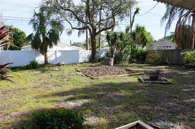 Building Photo - 9101 3rd St N