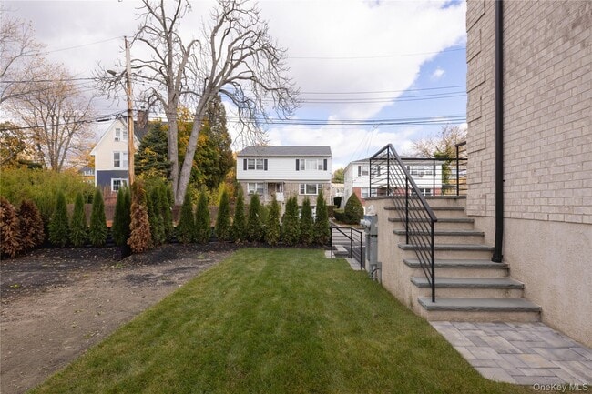 Building Photo - 1 Victoria Ln