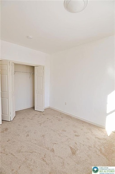 Building Photo - 2121 Hokendauqua Ave