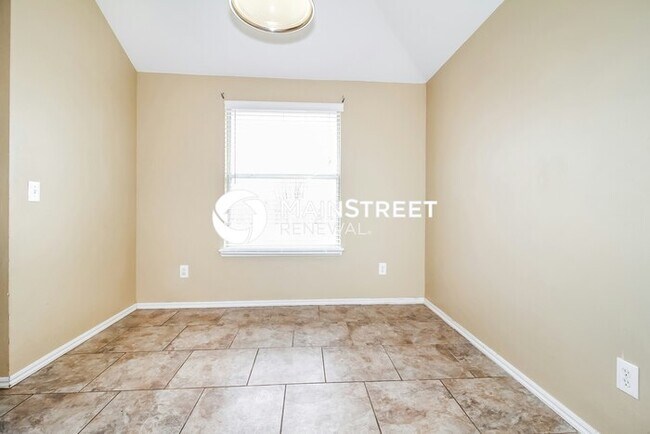 Building Photo - 3 Bedroom Pet-Friendly Home in Oklahoma City, OK with Main Street Renewal