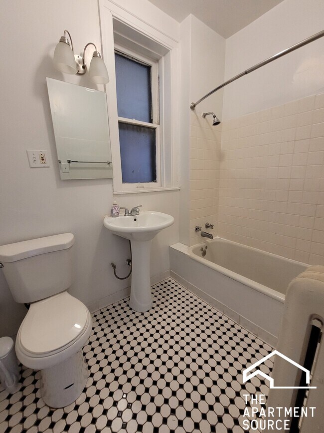 Building Photo - 1368 W Estes Ave