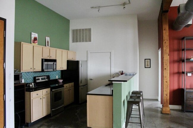 Building Photo - 2502 Live Oak St