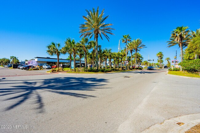 Building Photo - 597 Sturdivant Ave