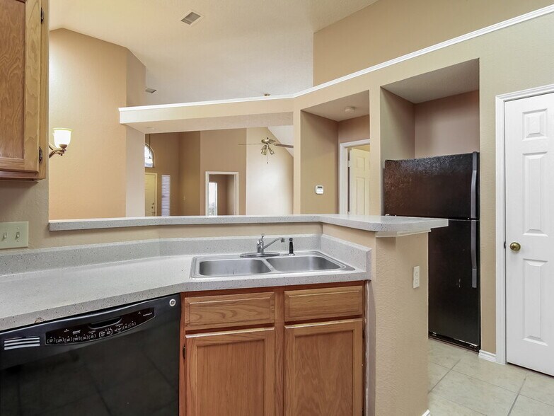 Building Photo - 913 Mossberg Ln
