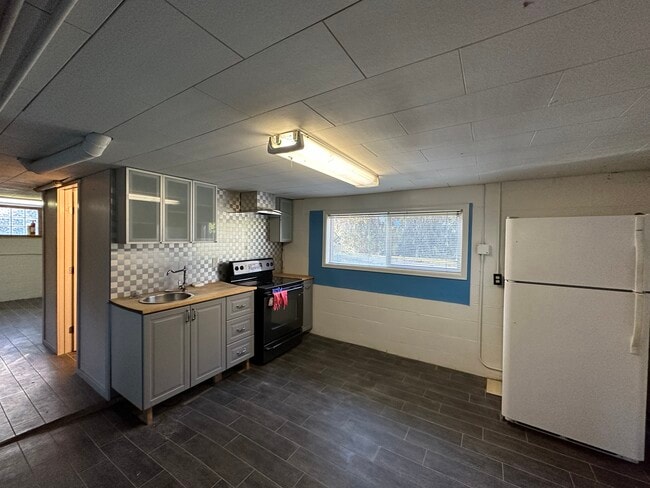 Building Photo - 3010 Bethel Rd SE