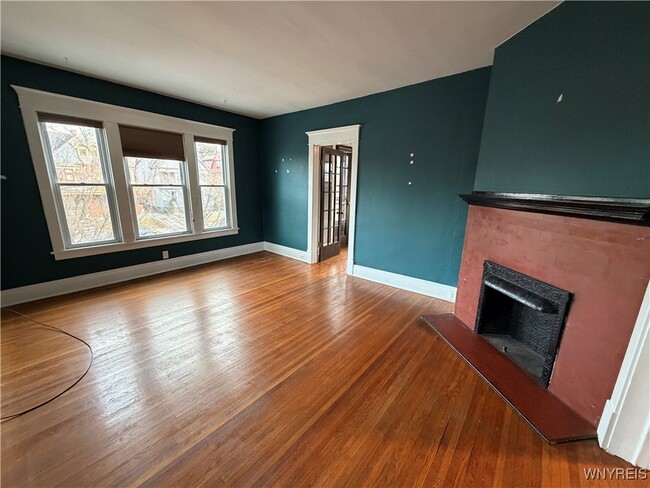 Building Photo - 180 Richmond Ave