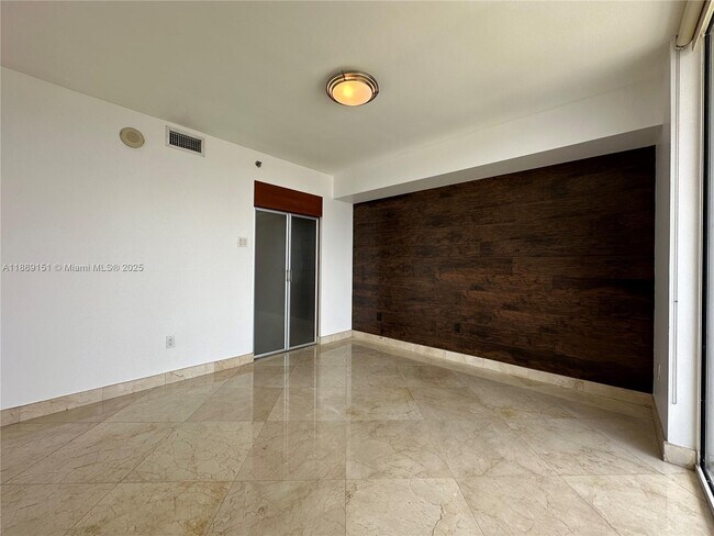 Building Photo - 50 Biscayne Blvd
