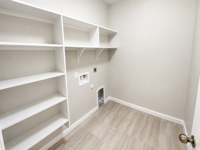 Building Photo - 703 Dunford Dr