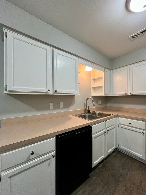 Building Photo - 10244 Nancys Blvd