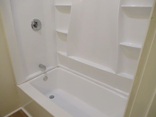 Building Photo - 609 N Aycock St