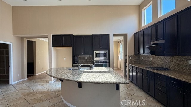 Building Photo - 9549 Seasons Dr