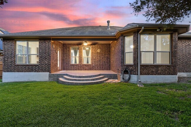 Building Photo - 8704 Old Corral Cove