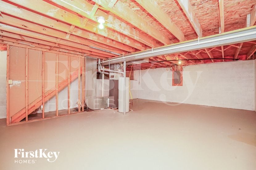 Building Photo - 1829 Westbrook Village Dr