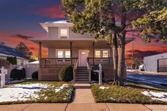 Building Photo - 18704 Jefferson