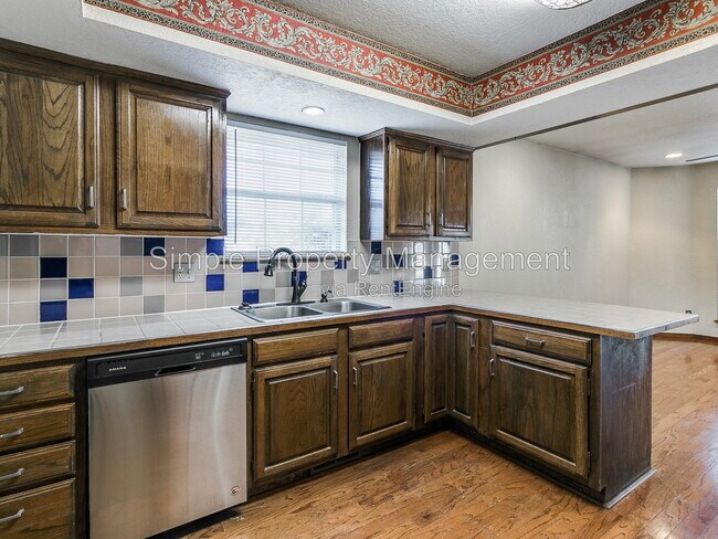Building Photo - 3837 Sunward Cir