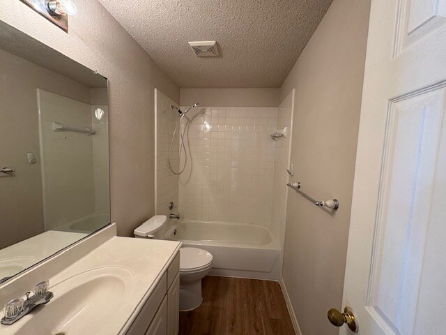 Building Photo - 4441 English Oak Dr