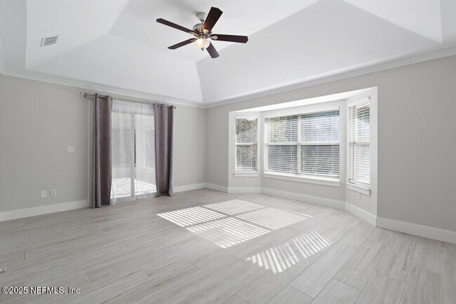 Building Photo - 744 Dewdrop Loop