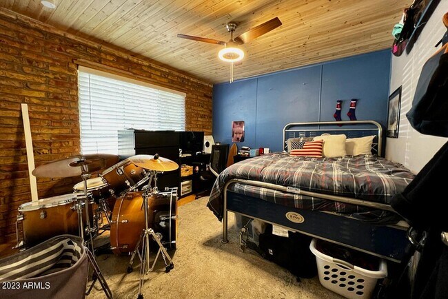 Building Photo - 4327 E Rancho Dr