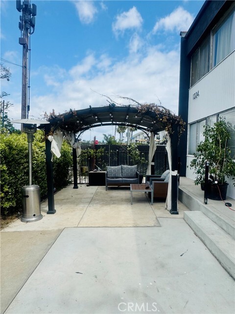 Building Photo - 1224 E La Palma Dr