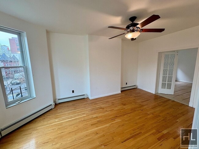 Building Photo - 749 Kelly St