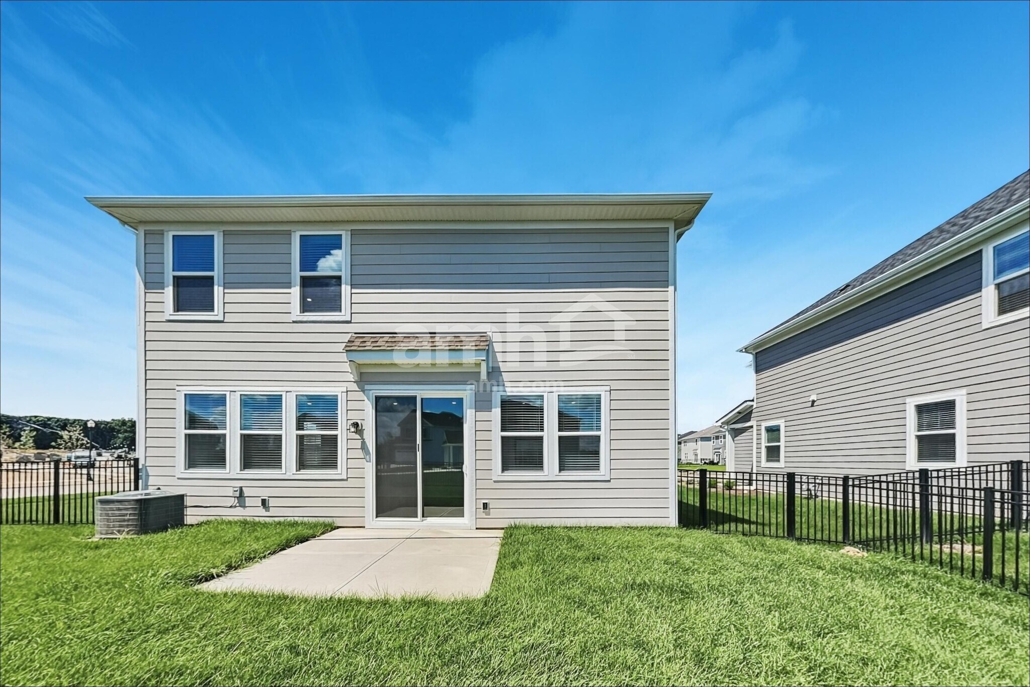 Building Photo - 27 Shady Elm Ln