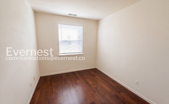 Building Photo - 602 Cedarville Ln