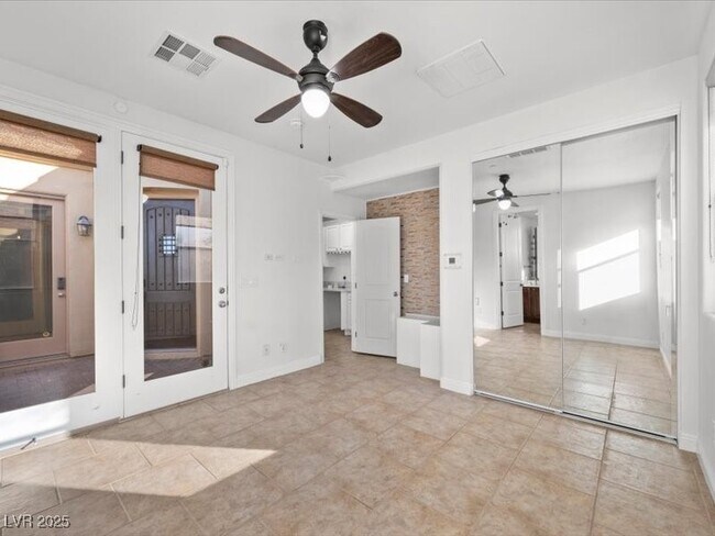Building Photo - 1159 Calcione Dr