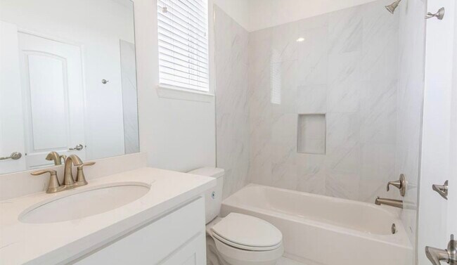 Building Photo - 2718 McGowen St