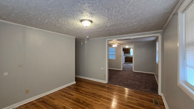 Building Photo - 1132 Hood Ave