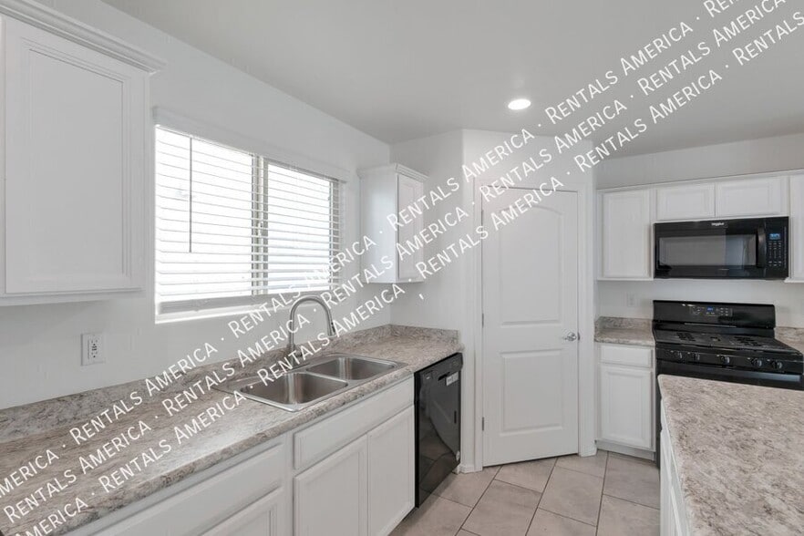 Building Photo - 8755 E Stone Meadow Cir