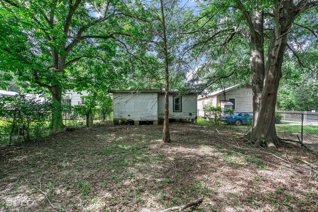 Building Photo - 1954 State St