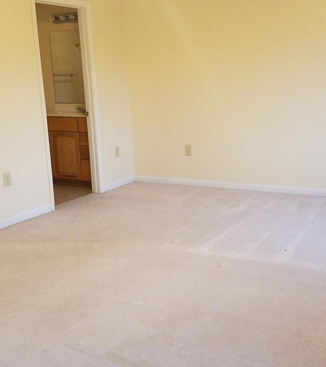 Building Photo - 78 Pinnacle Ln