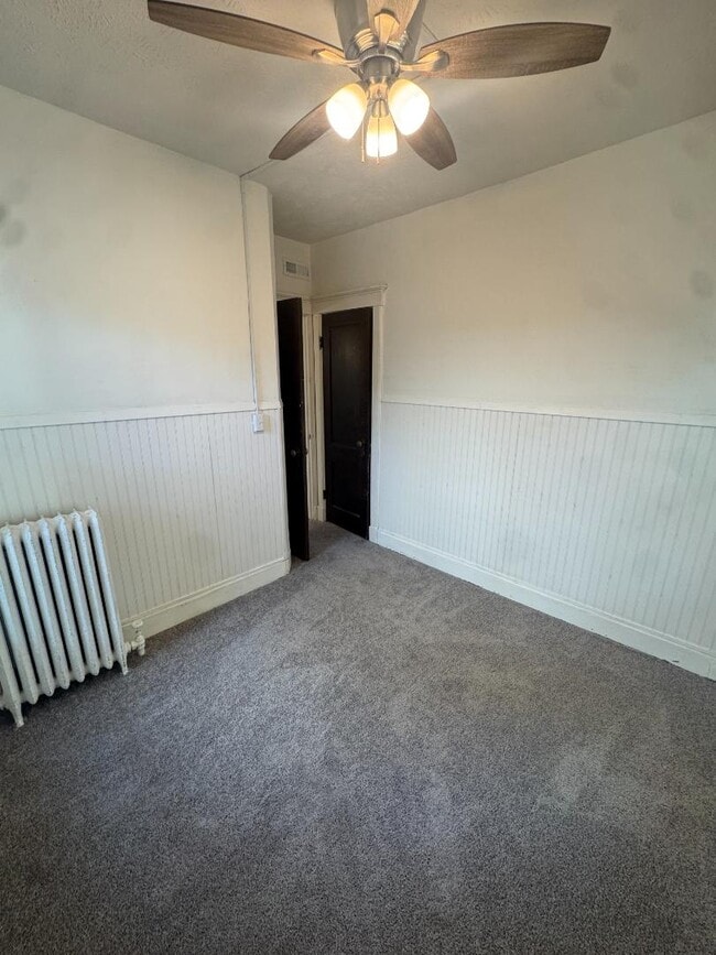 Building Photo - 504 N Roosevelt Ave