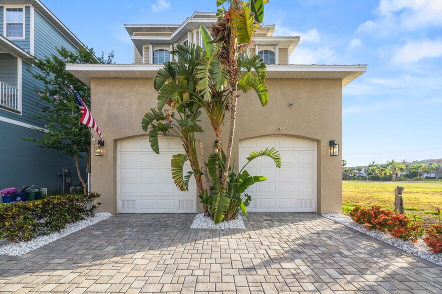 Building Photo - 1340 Apollo Beach Blvd S