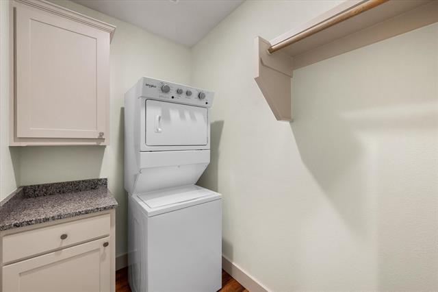 Building Photo - 504 E Kimball St