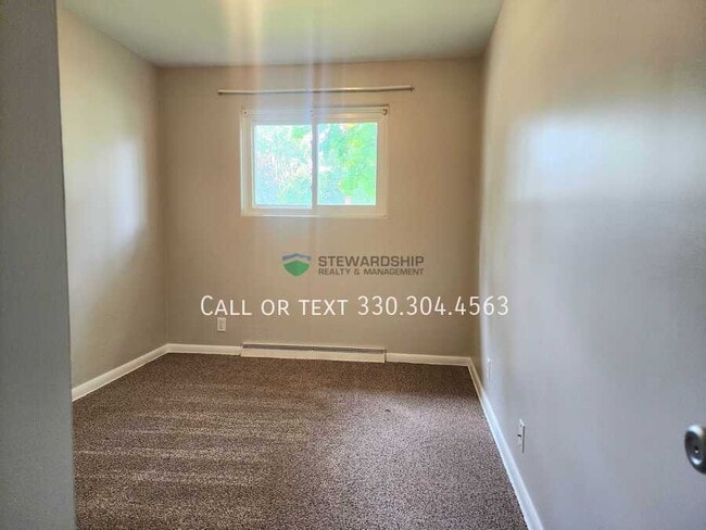 Building Photo - 8250 E Wadora Cir NW