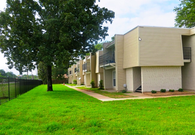 Building Photo - Lakefront Apartments