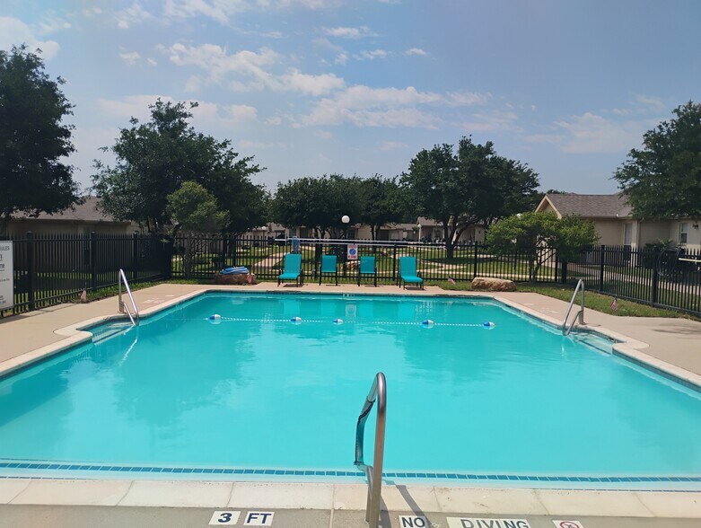 Primary Photo - Oak Timbers White Settlement